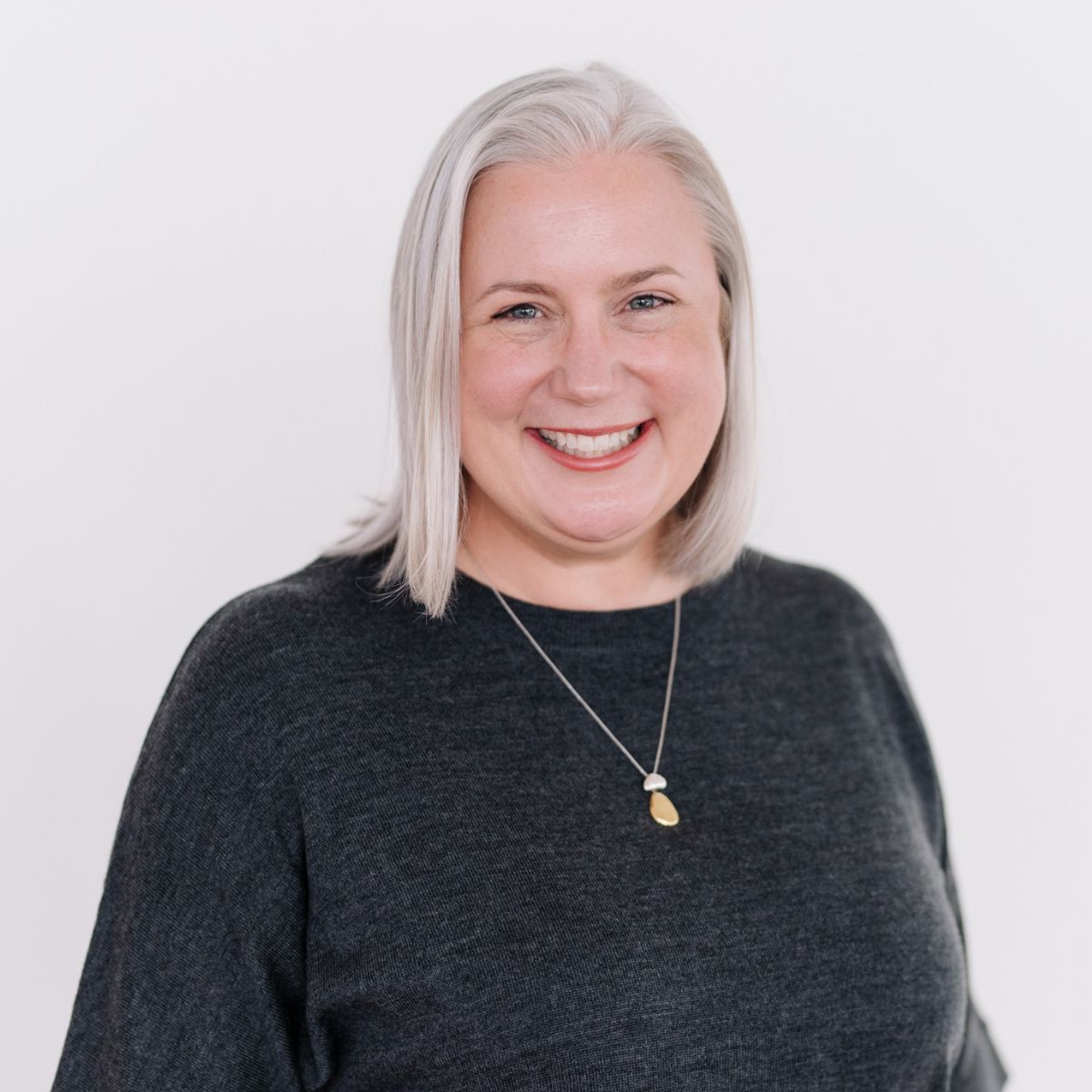 Invest-contact-us-Fiona