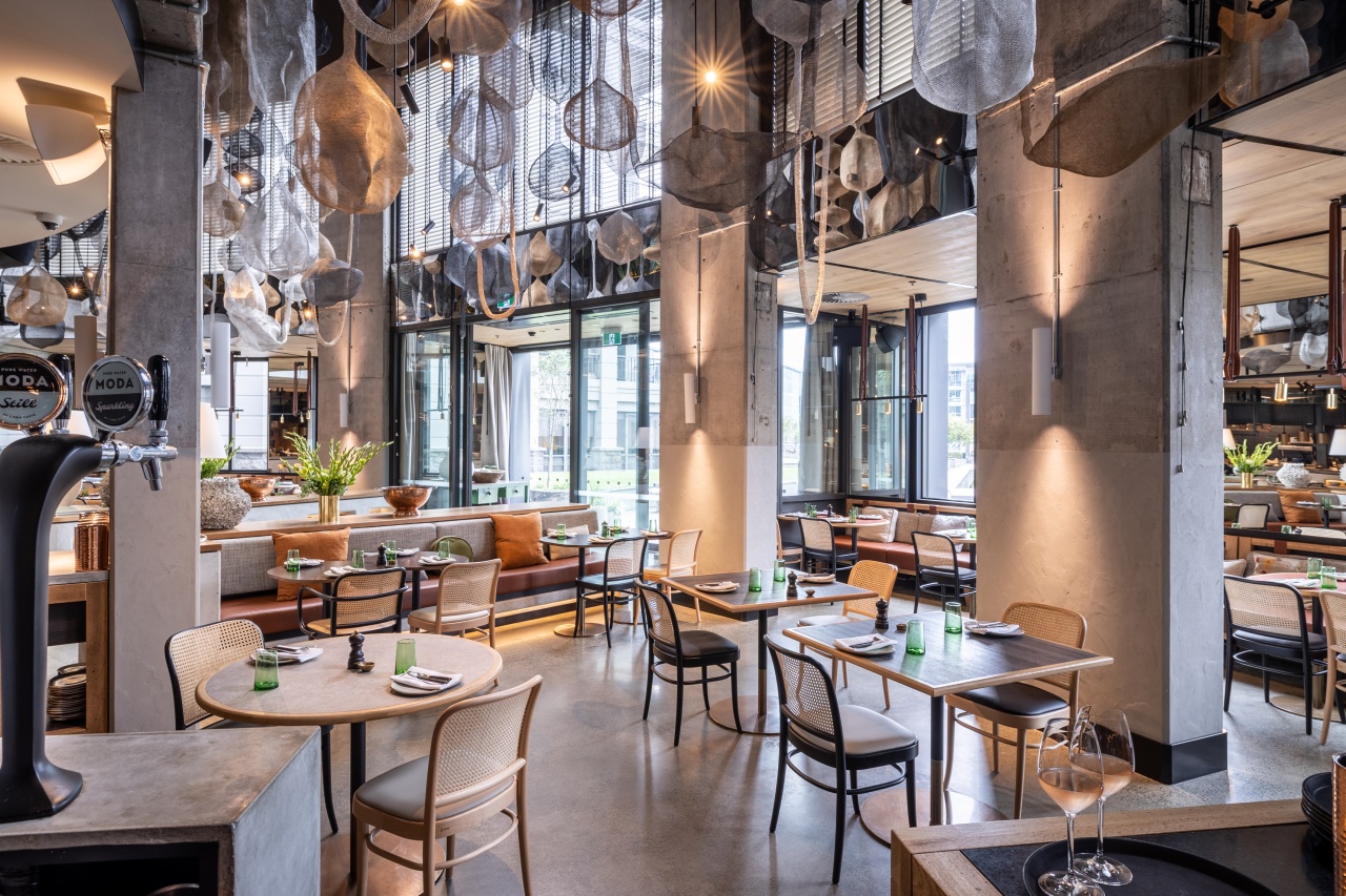 QT Auckland - Esther QT Auckland - Esther