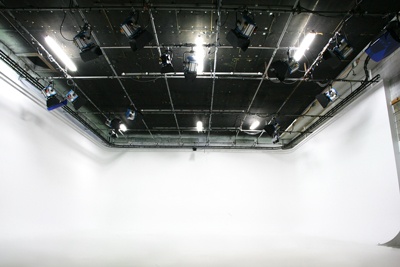 ic-studio23-studio-white Thumbnail